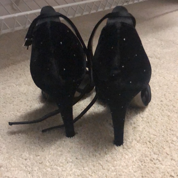 I can’t walk in such high heels after kids - Picture 4 of 6